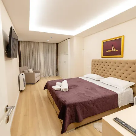 Luxury Center Observatori Apartament Tirana