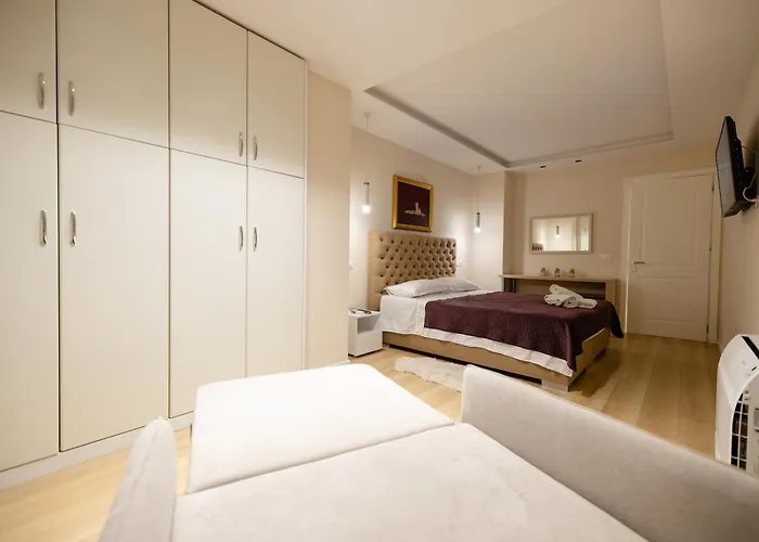 Luxury Center Observatori * Tirana