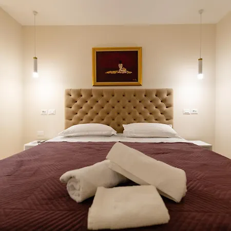 Luxury Center Observatori * Tirana