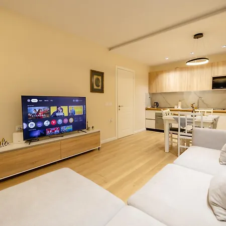 Luxury Center Observatori Apartmán Tirana