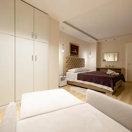 Luxury Center Observatori * Τίρανα