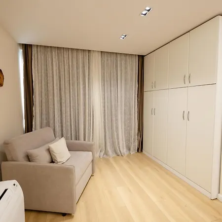 Luxury Center Observatori * Tirana