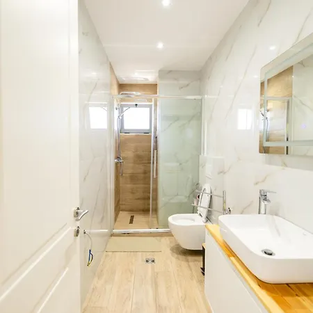 Luxury Center Observatori Tirana