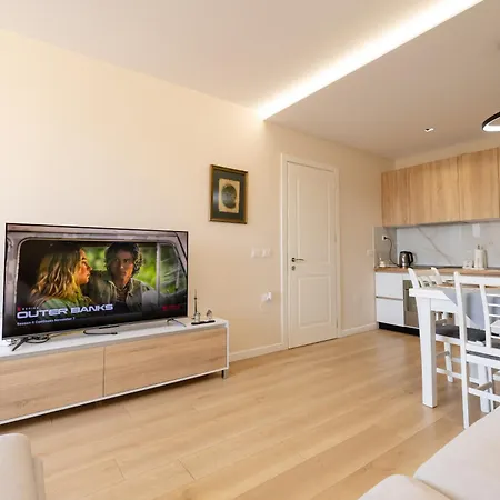 Luxury Center Observatori * Τίρανα
