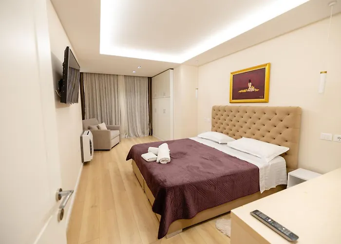 Luxury Center Observatori טיראנה