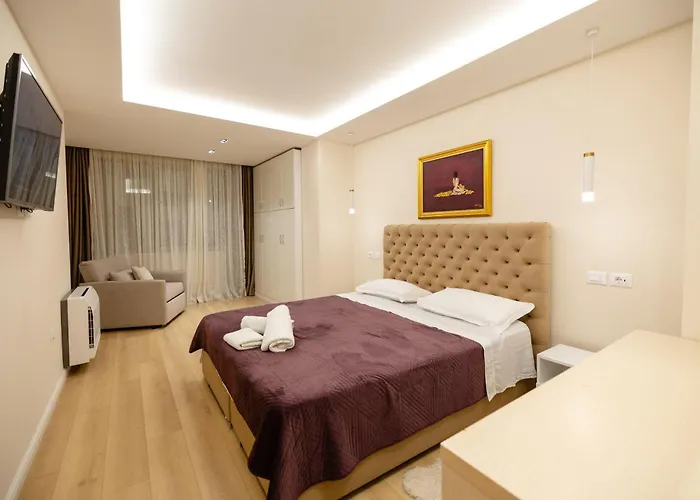 Luxury Center Observatori Apartment Tirana